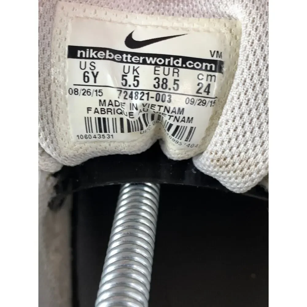 Nike Air Max 90 Sneakers 724821-003 Gray Youth Size 6
